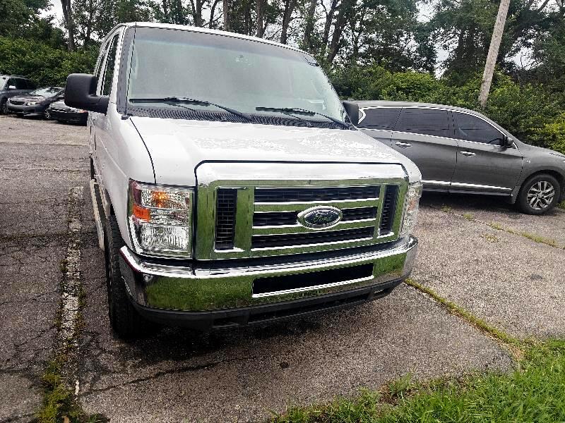 2013 Ford E-250 photo 2