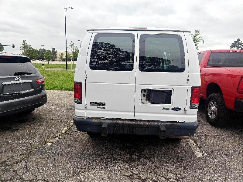 2013 Ford E-250 photo 4