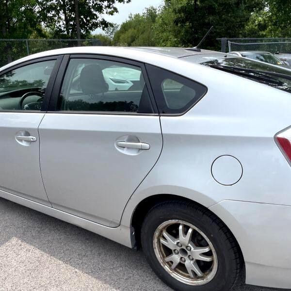 2010 Toyota Prius photo 3