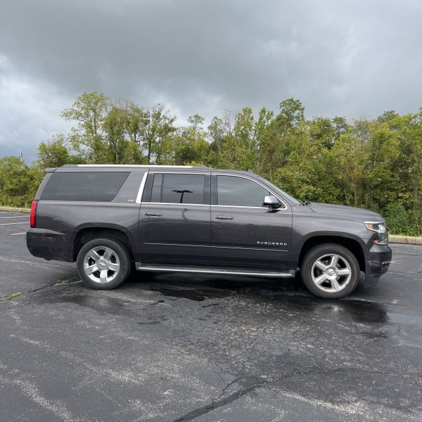 2016 Chevrolet Suburban LTZ photo 4