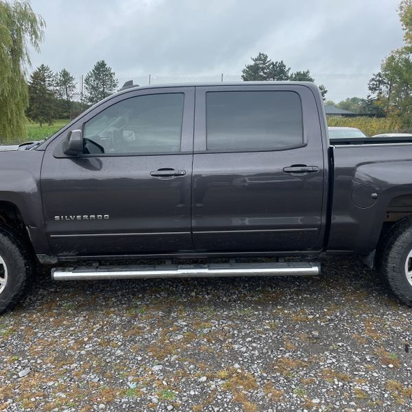 2015 Chevrolet Silverado 1500 LT photo 2
