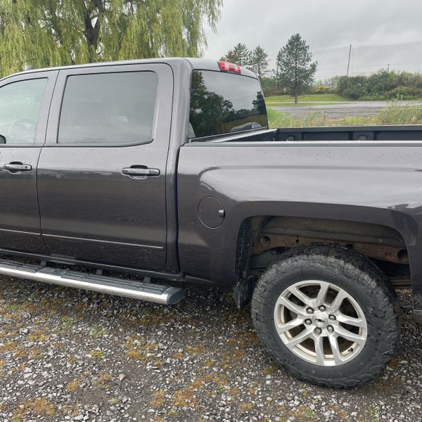 2015 Chevrolet Silverado 1500 LT photo 3