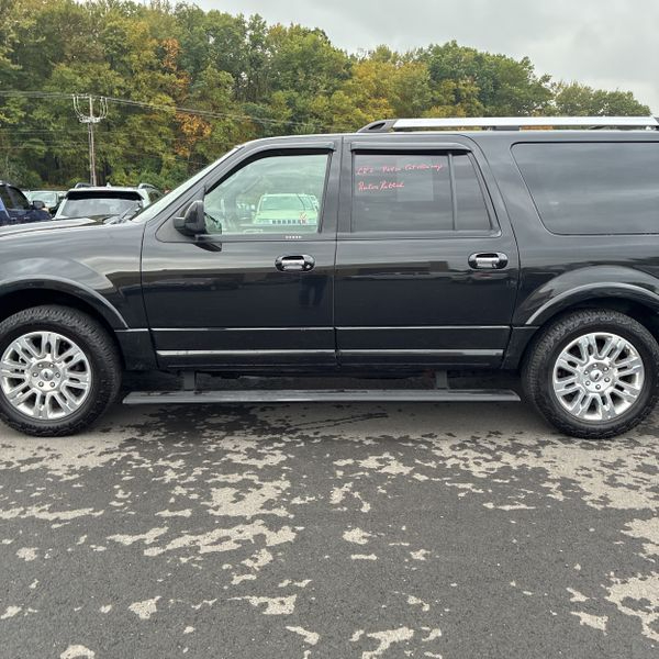 2014 Ford Expedition EL Limited photo 2