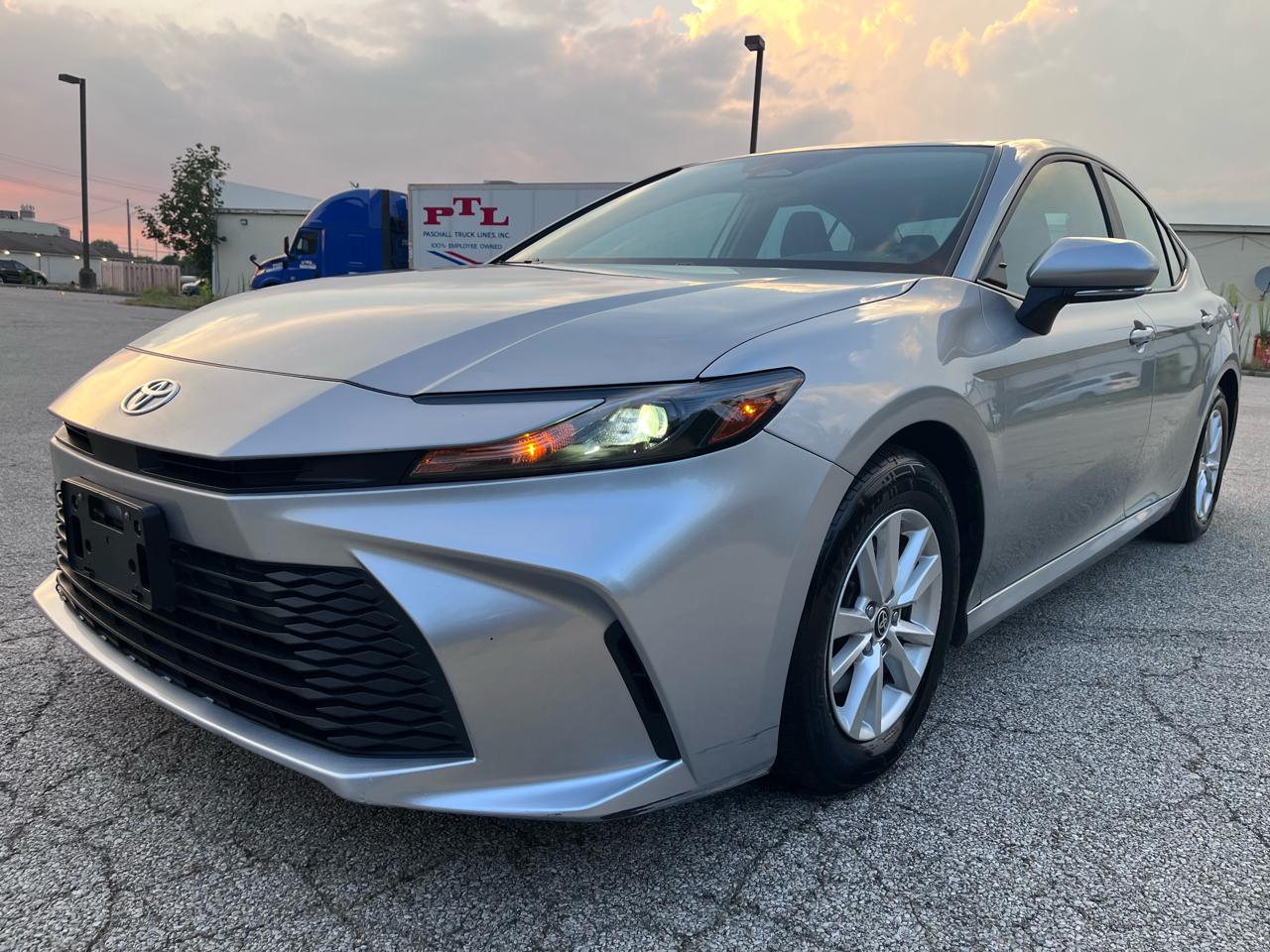 Toyota Camry Hybrid LE 2025