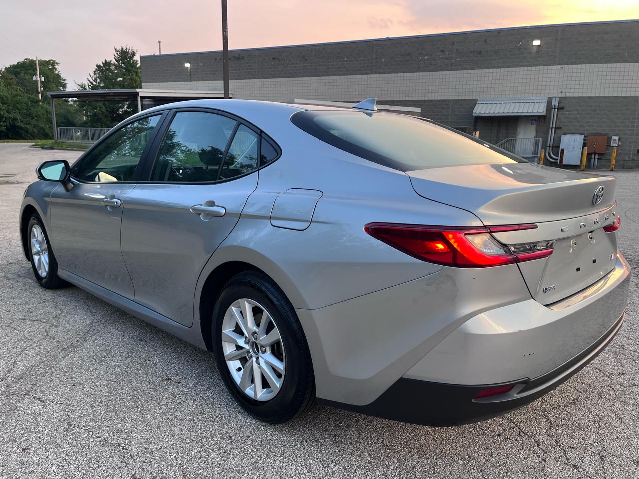 Toyota Camry Hybrid LE 2025