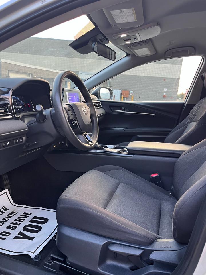 Toyota Camry Hybrid LE 2025