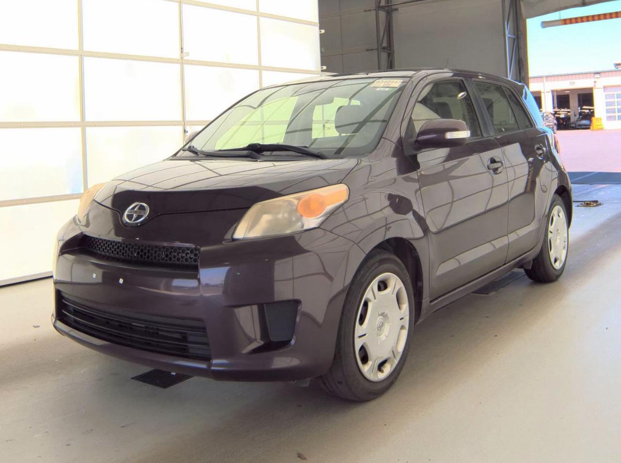 Scion xD 5-Door Hatchback 4-Spd AT 2013