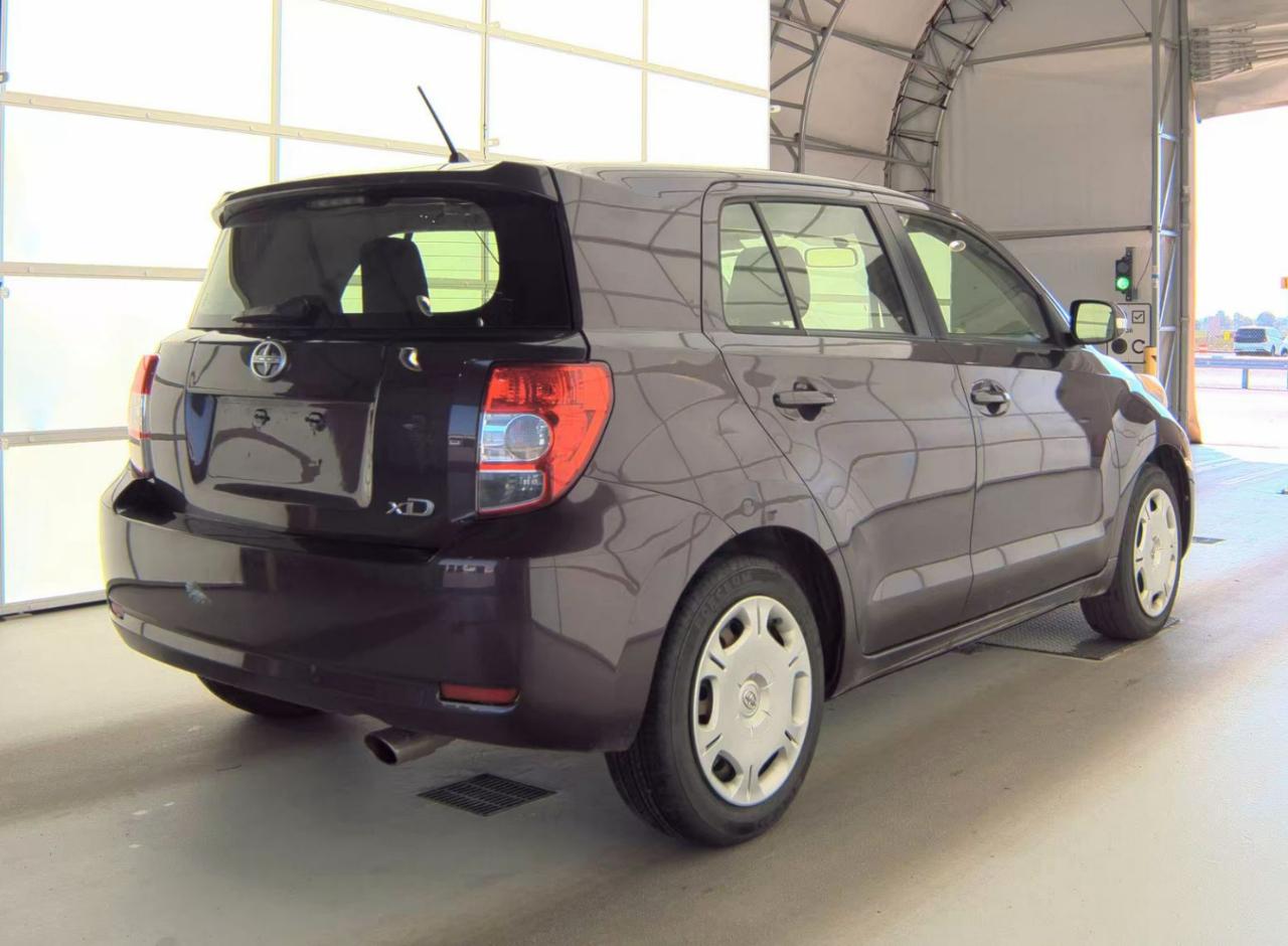 Scion xD 5-Door Hatchback 4-Spd AT 2013