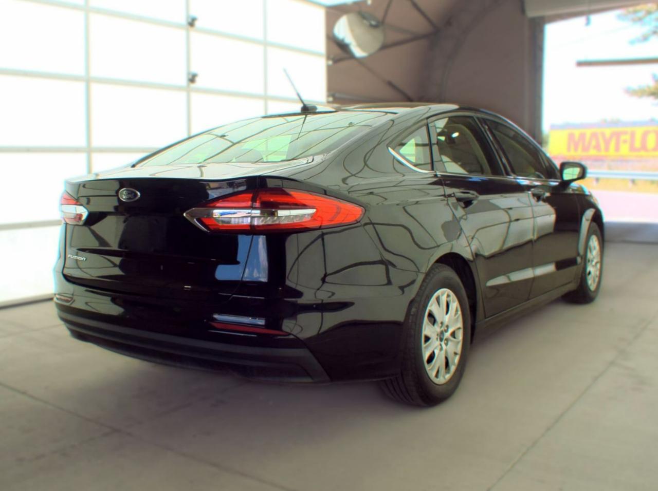 Ford Fusion S 2019
