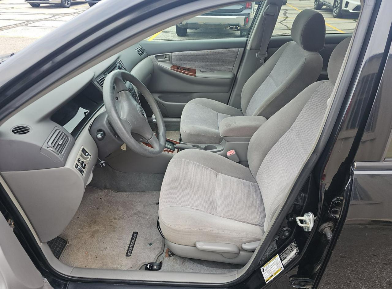 Toyota Corolla LE 2005