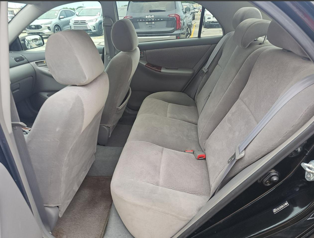 Toyota Corolla LE 2005