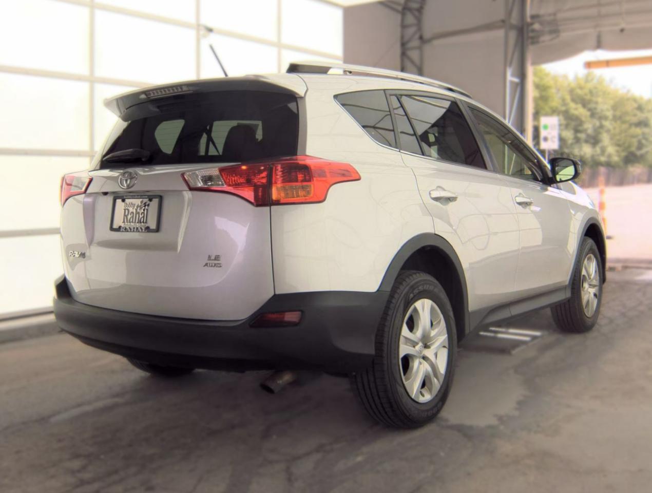 Toyota RAV4 LE AWD 2015