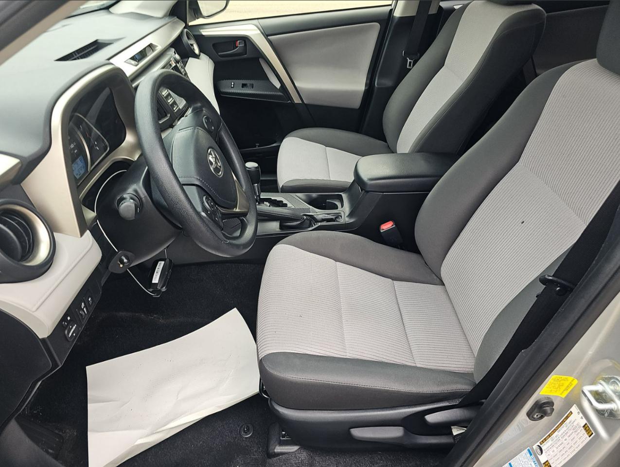 Toyota RAV4 LE AWD 2015