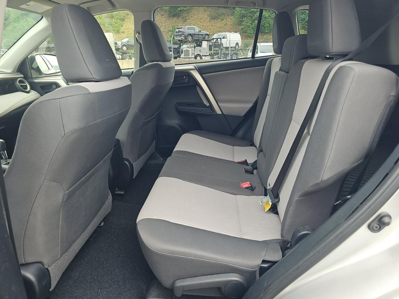 Toyota RAV4 LE AWD 2015