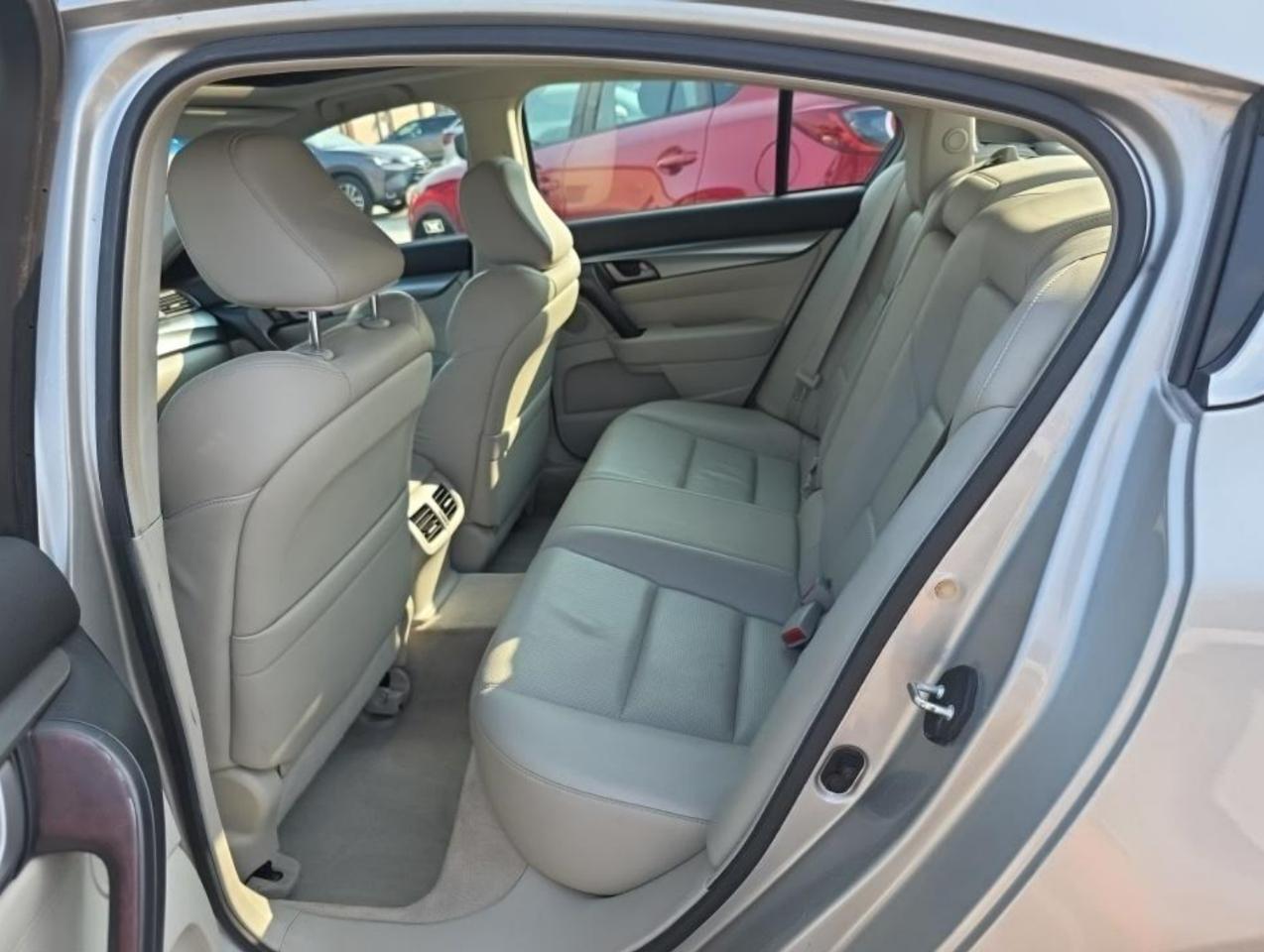 Acura TL 5-Speed AT with Tech Package 2010