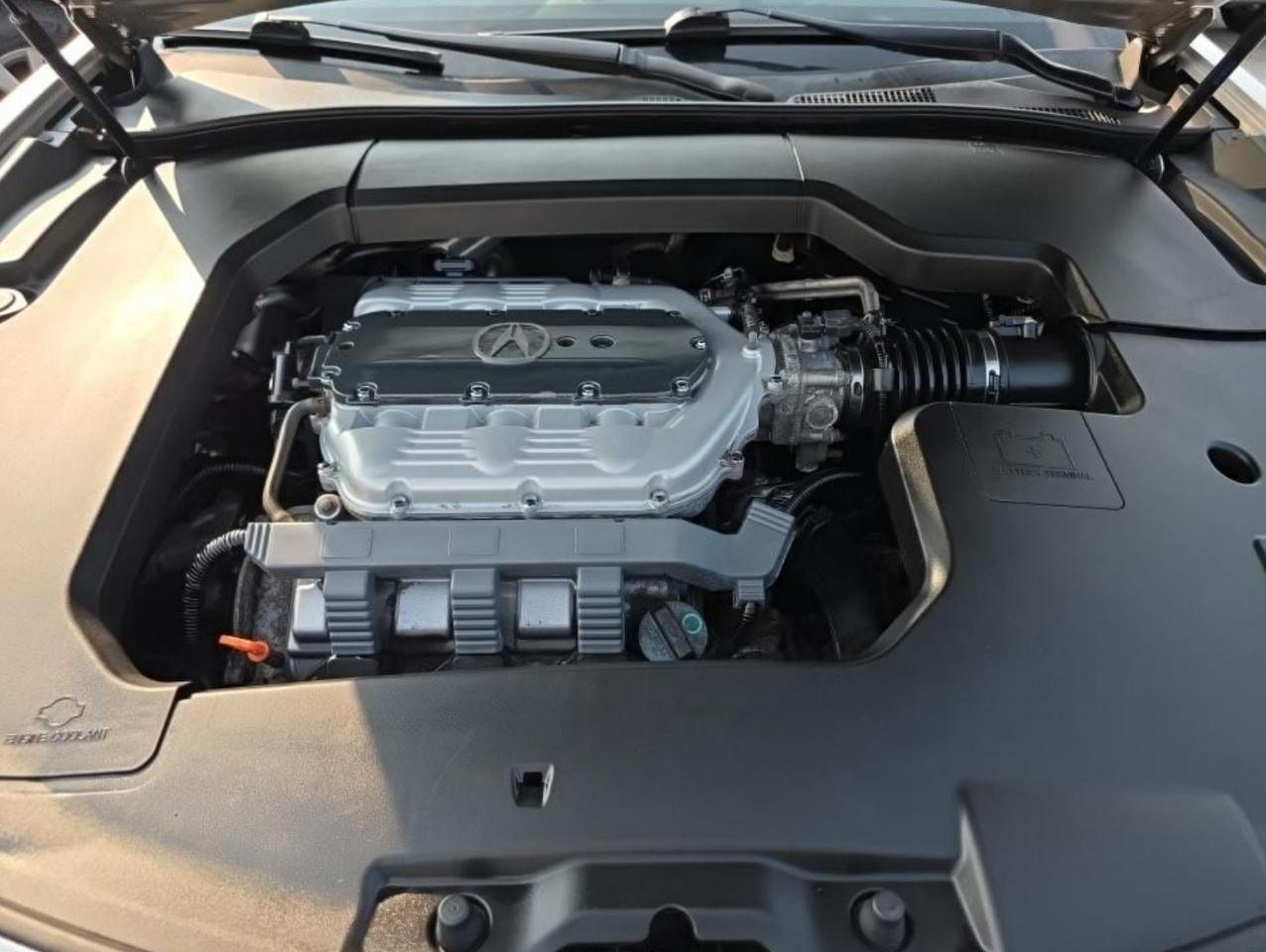 Acura TL 5-Speed AT with Tech Package 2010