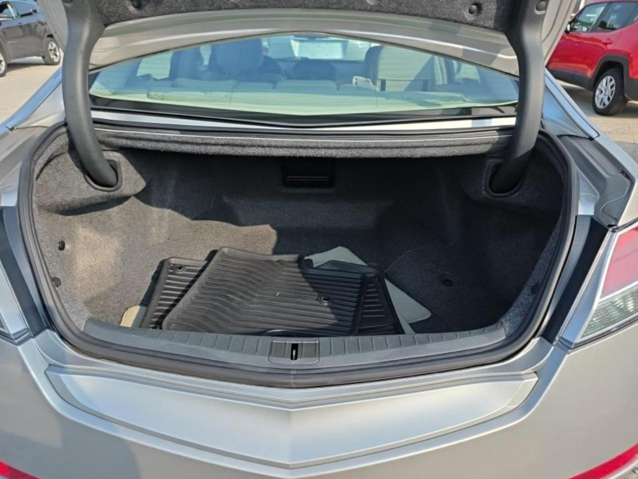 Acura TL 5-Speed AT with Tech Package 2010