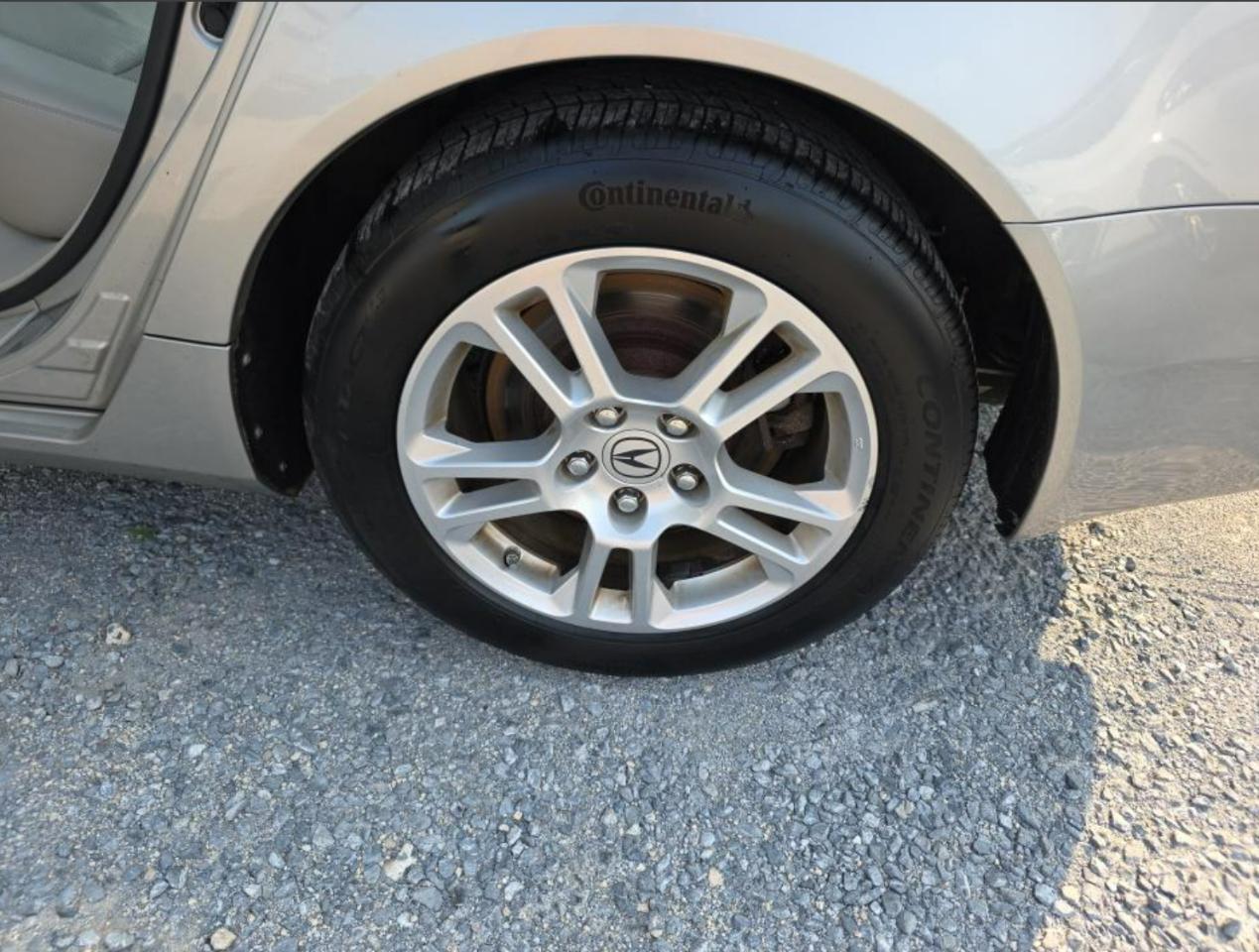Acura TL 5-Speed AT with Tech Package 2010