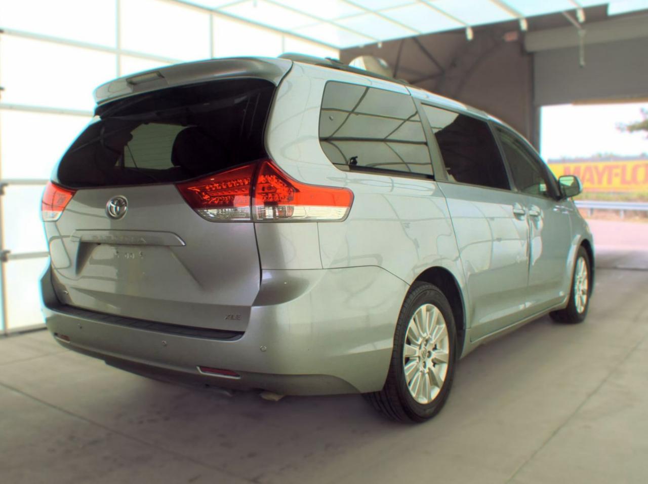 Toyota Sienna Limited AWD 7-Passenger V6 2014