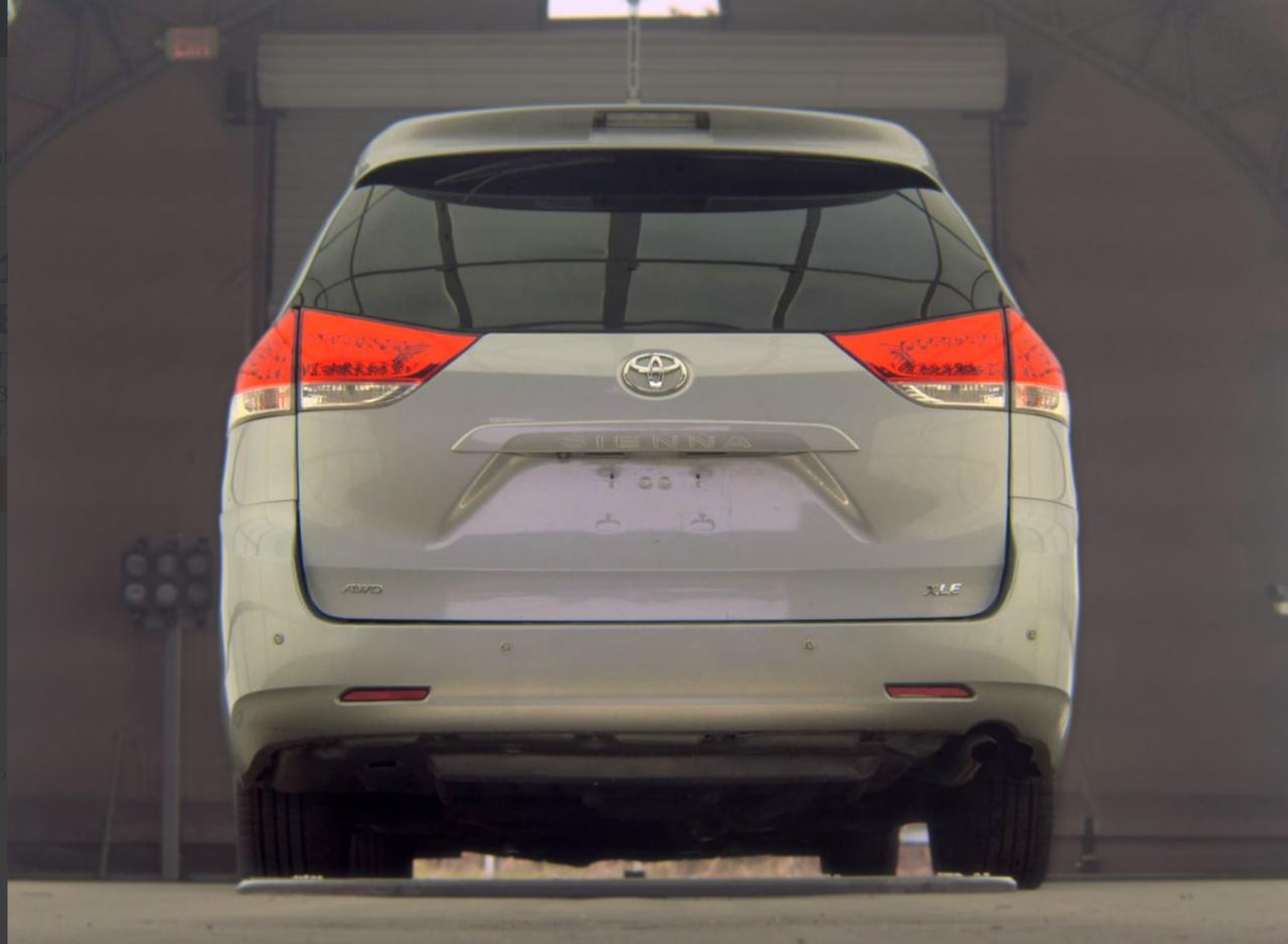 Toyota Sienna Limited AWD 7-Passenger V6 2014
