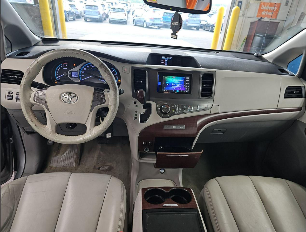 Toyota Sienna Limited AWD 7-Passenger V6 2014