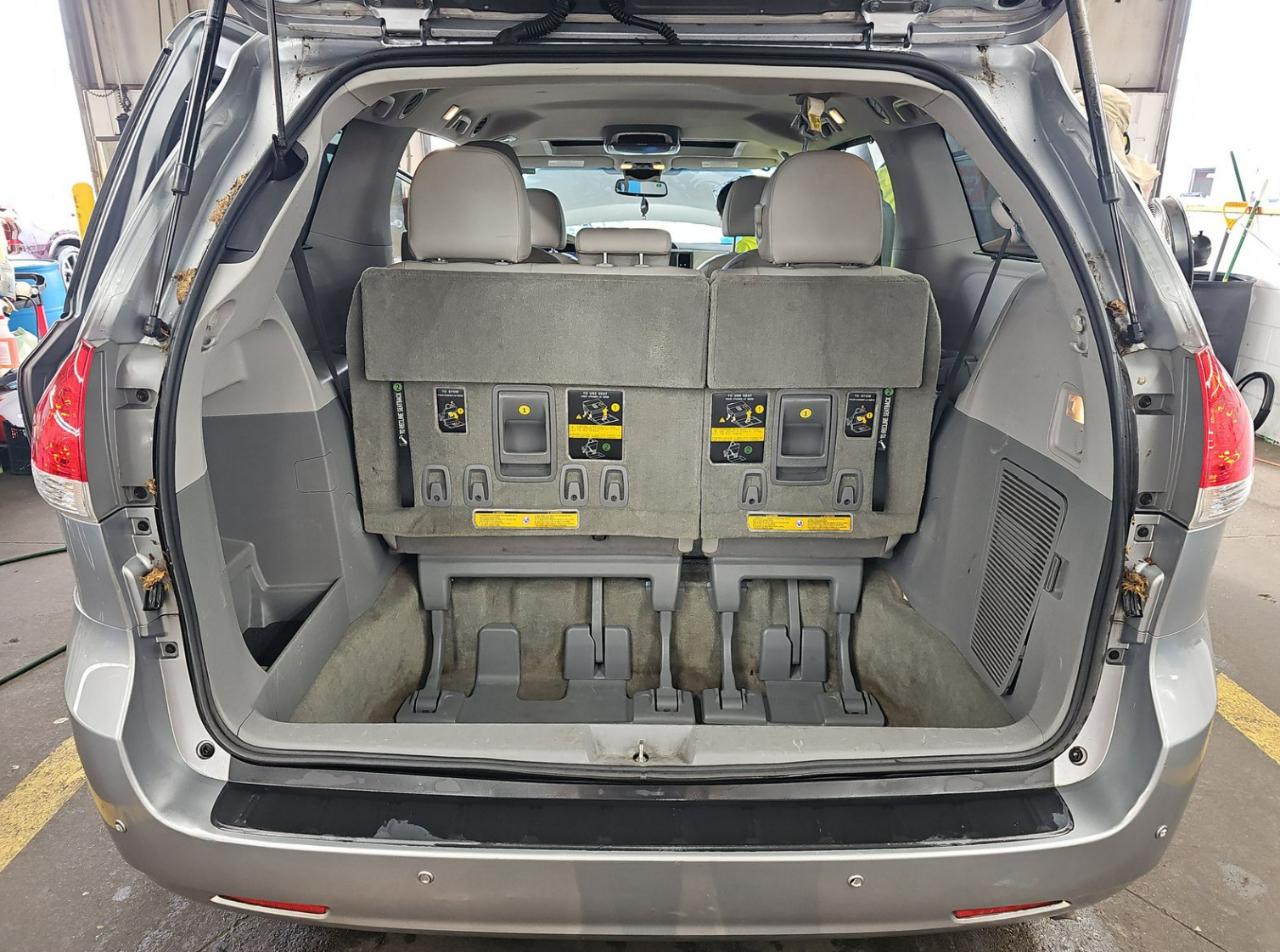 Toyota Sienna Limited AWD 7-Passenger V6 2014