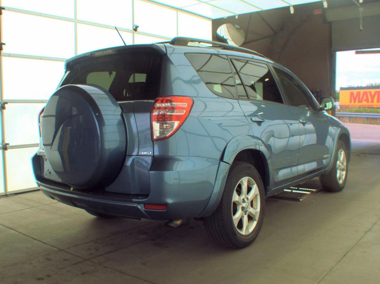 Toyota RAV4 Limited V6 4WD 2009