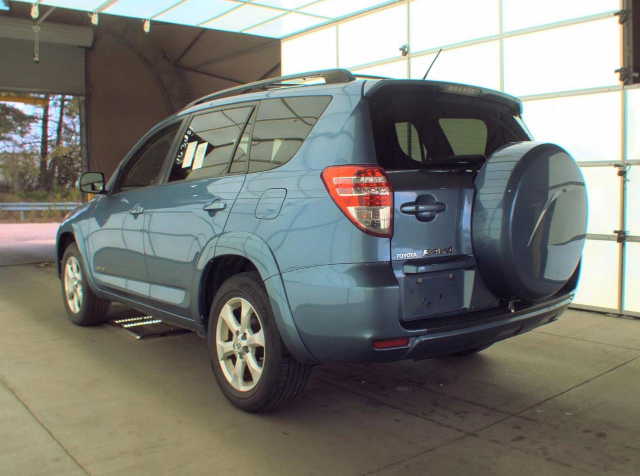 Toyota RAV4 Limited V6 4WD 2009