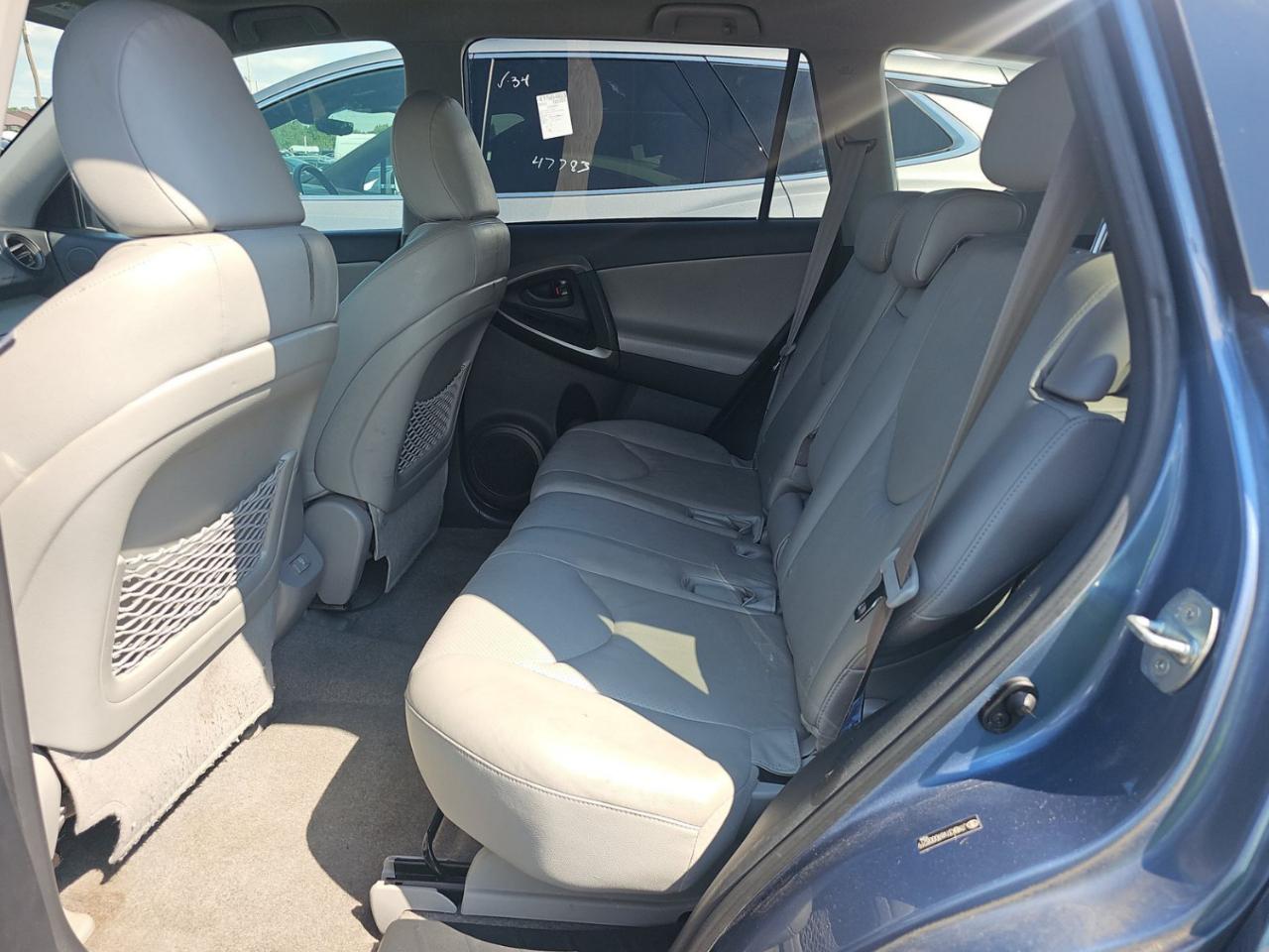 Toyota RAV4 Limited V6 4WD 2009