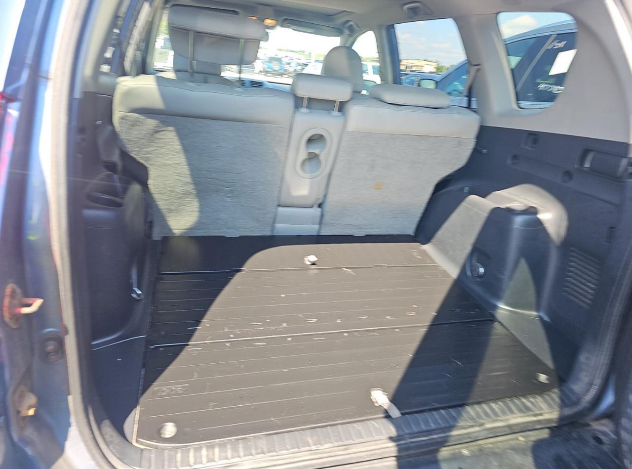 Toyota RAV4 Limited V6 4WD 2009