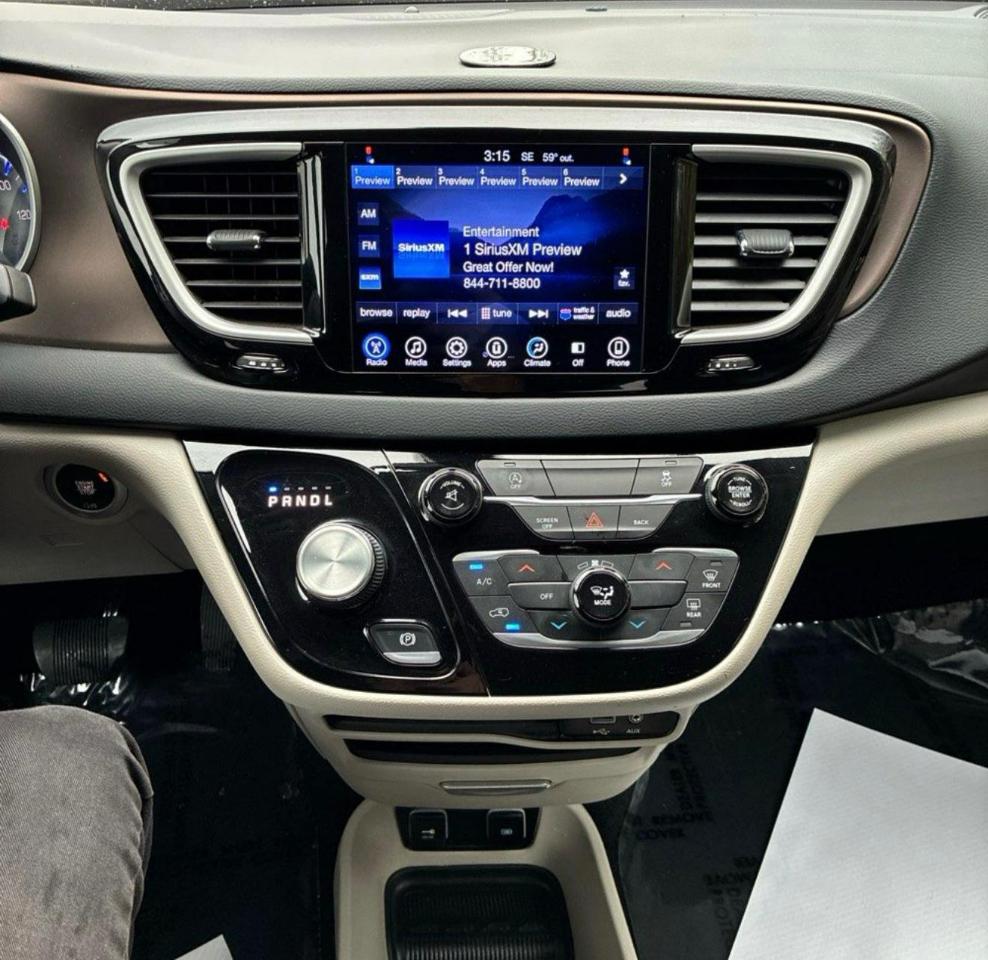 Chrysler Pacifica Touring 2017