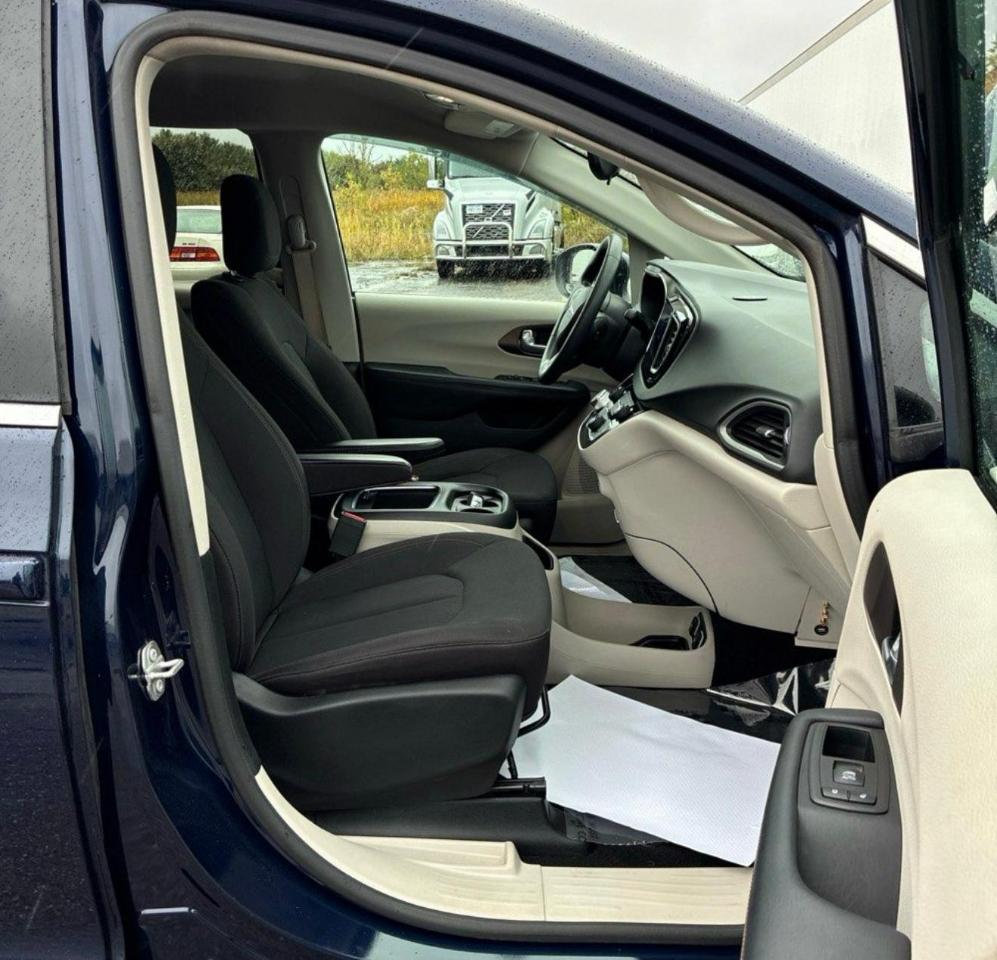 Chrysler Pacifica Touring 2017