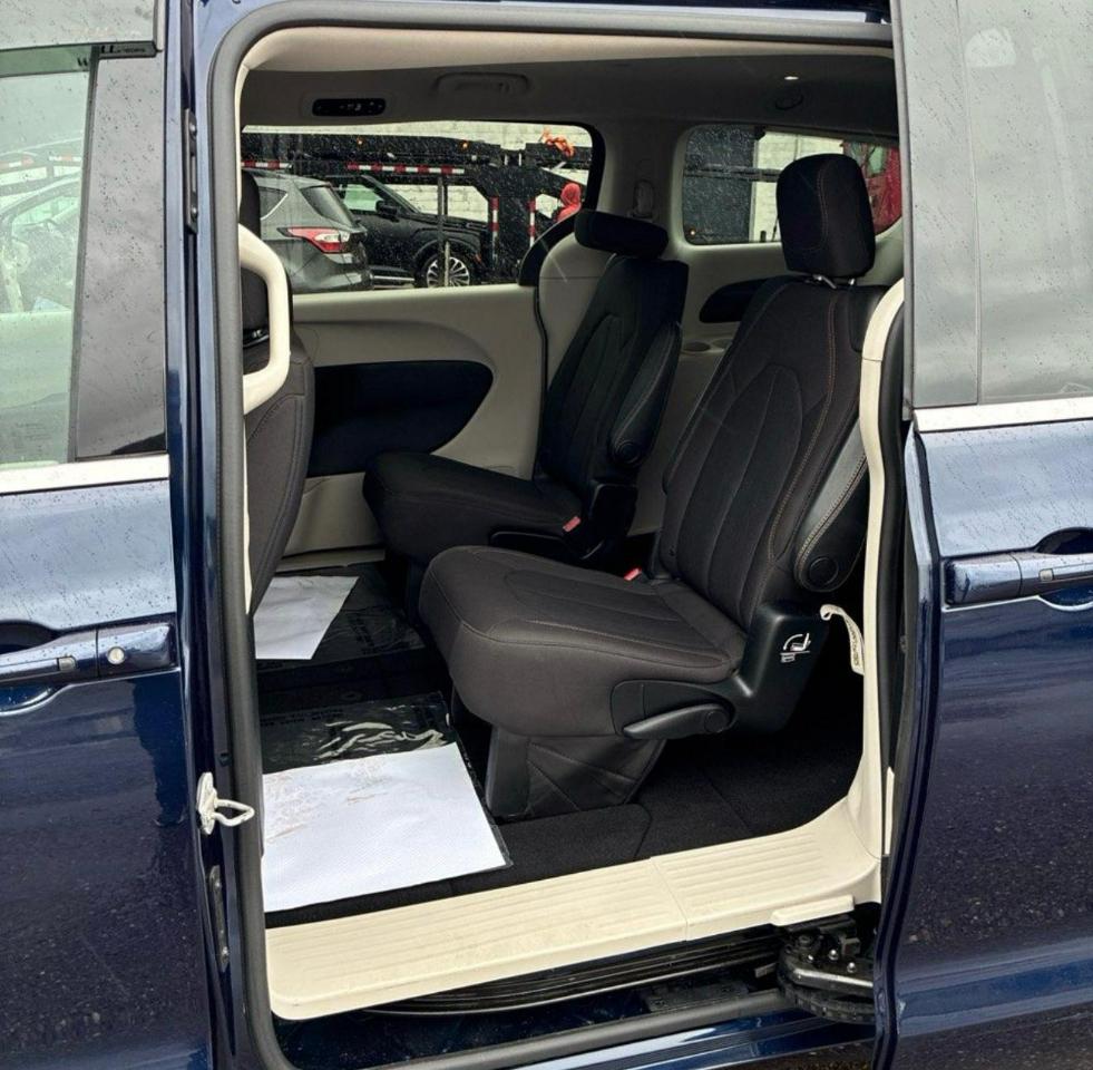 Chrysler Pacifica Touring 2017