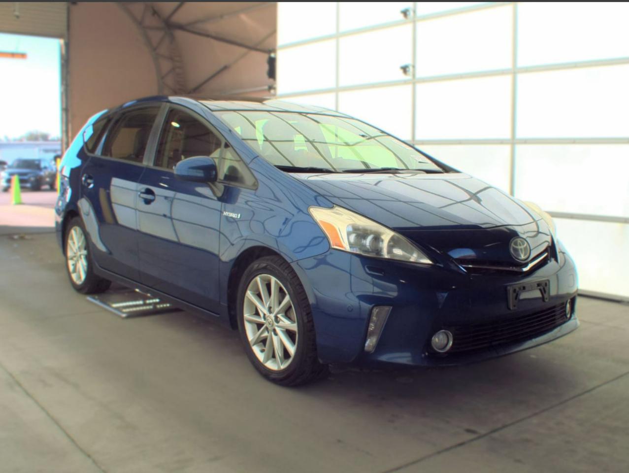 Toyota Prius V Five 2013