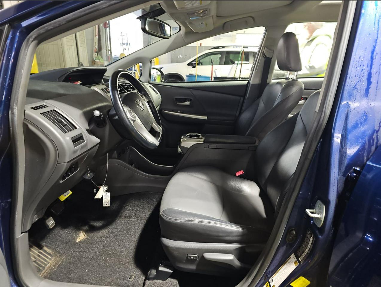 Toyota Prius V Five 2013