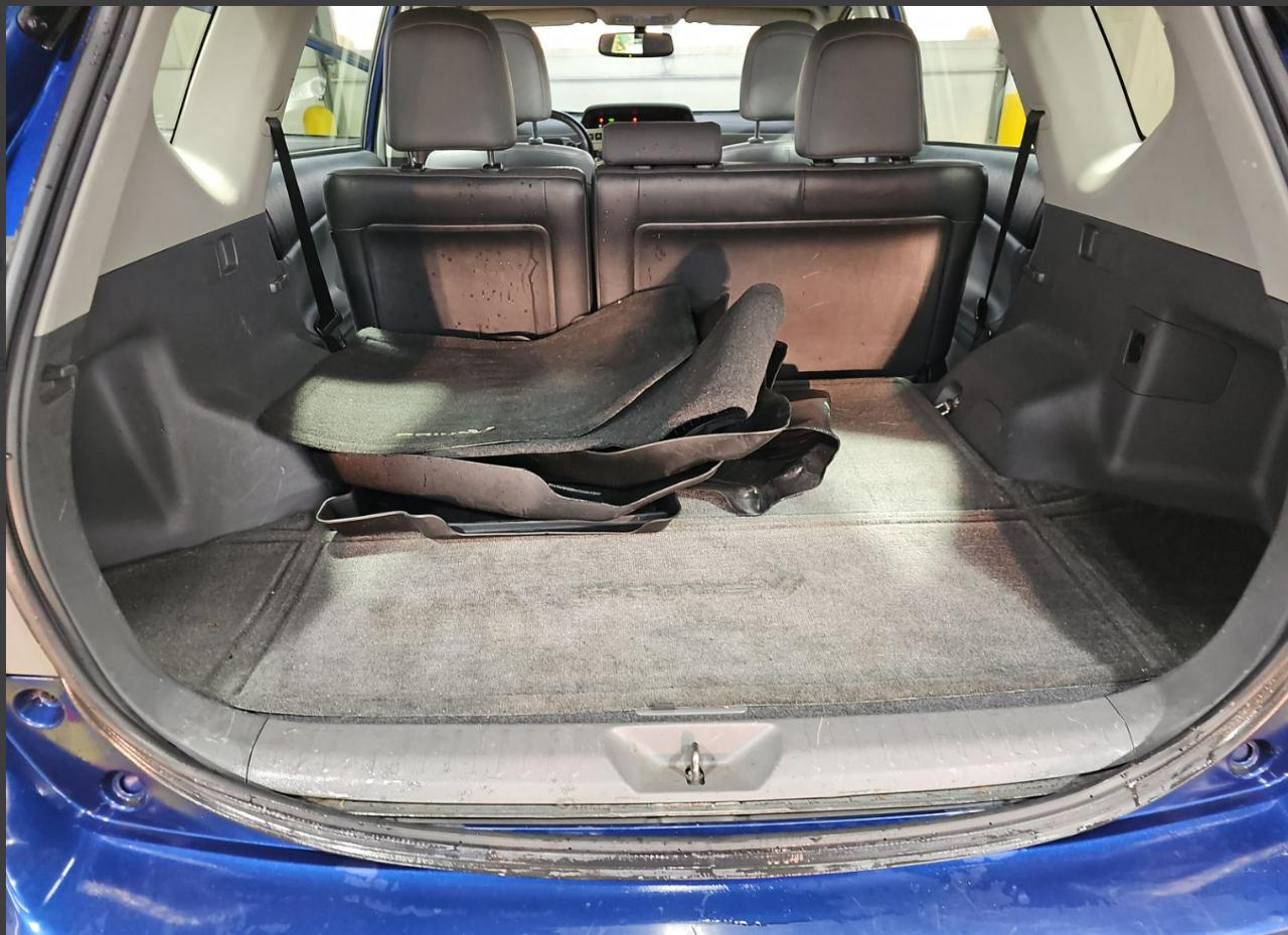 Toyota Prius V Five 2013