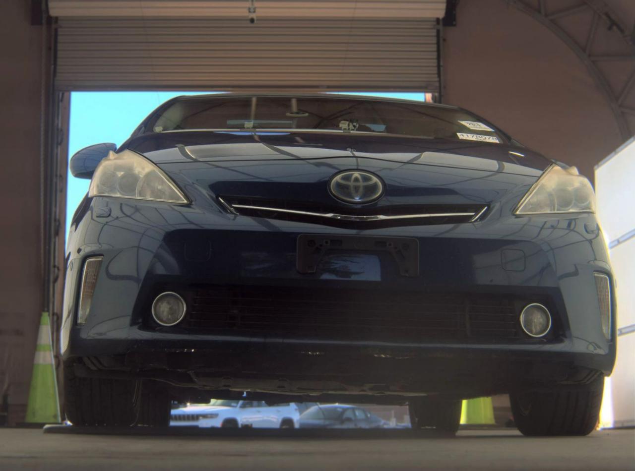Toyota Prius V Five 2013