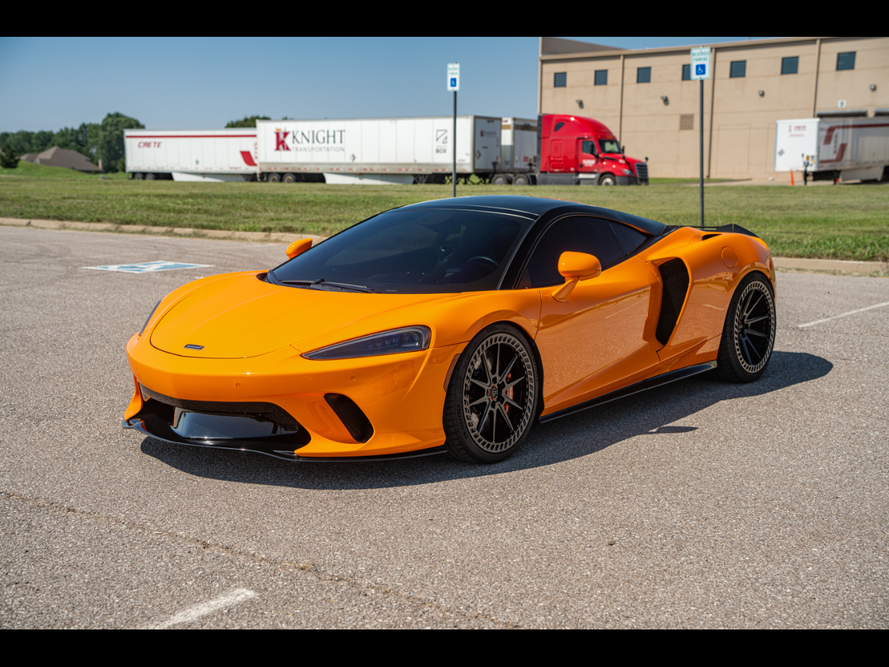 2021 McLaren GT Base