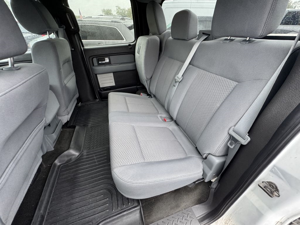 Ford F-150 XL SuperCrew 5.5-ft. Bed 4WD 2012