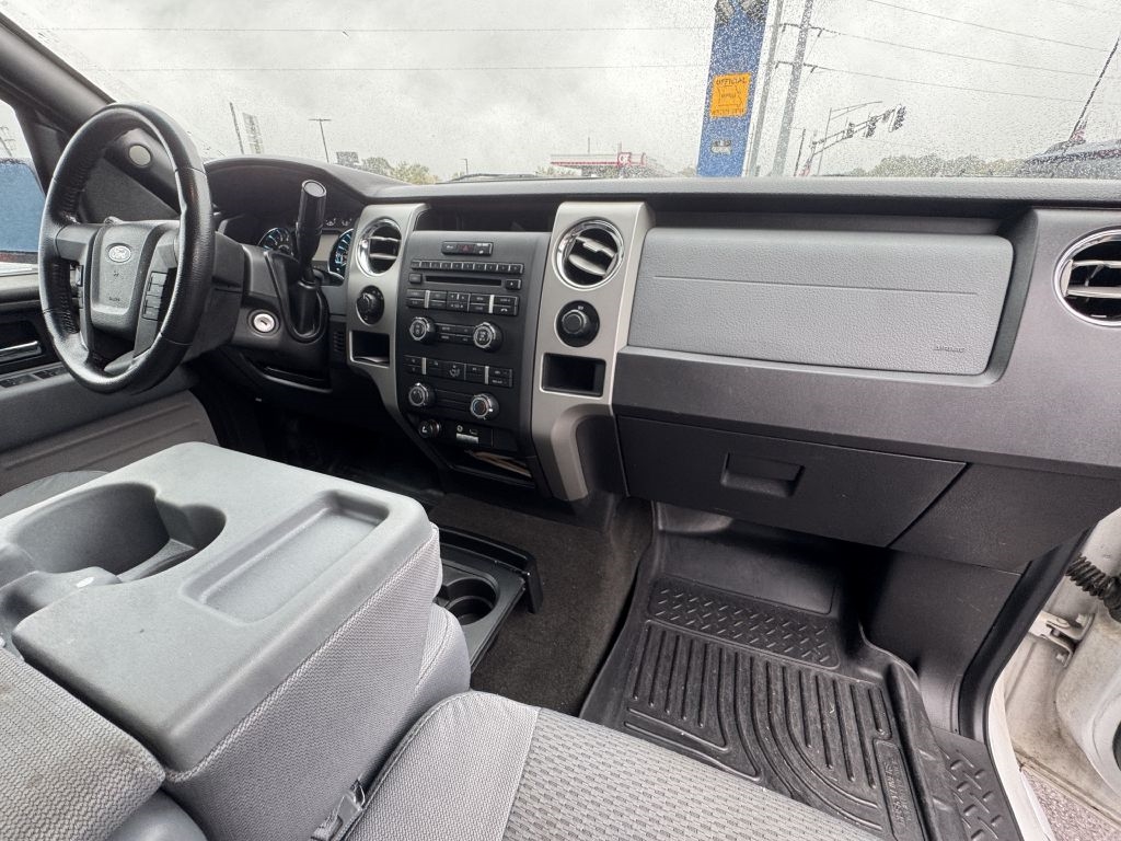 Ford F-150 XL SuperCrew 5.5-ft. Bed 4WD 2012