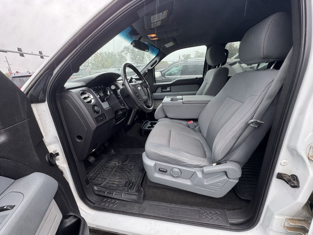 Ford F-150 XL SuperCrew 5.5-ft. Bed 4WD 2012