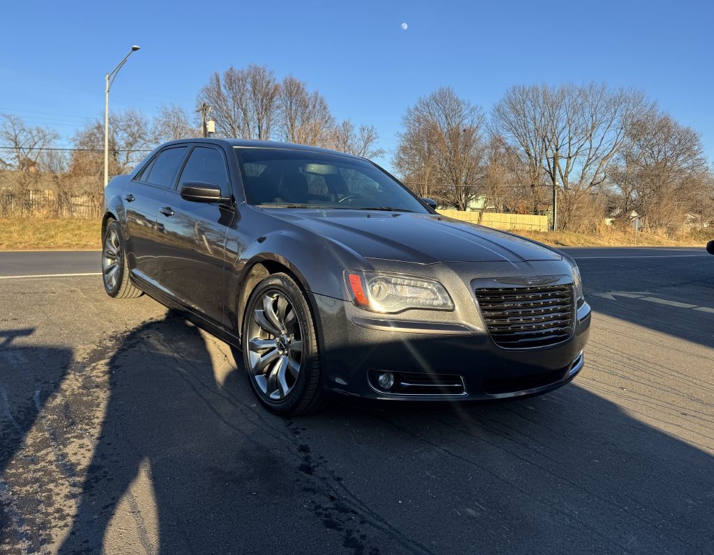 2014 Chrysler 300 S's photo