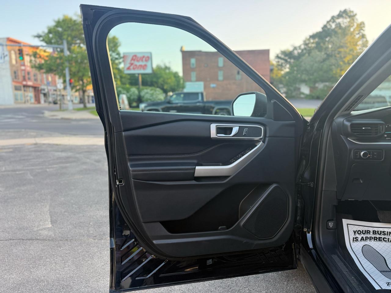 Ford Explorer XLT 4WD 2022