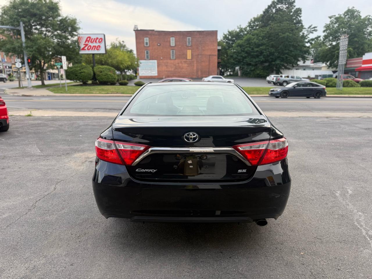 Toyota Camry SE 2016