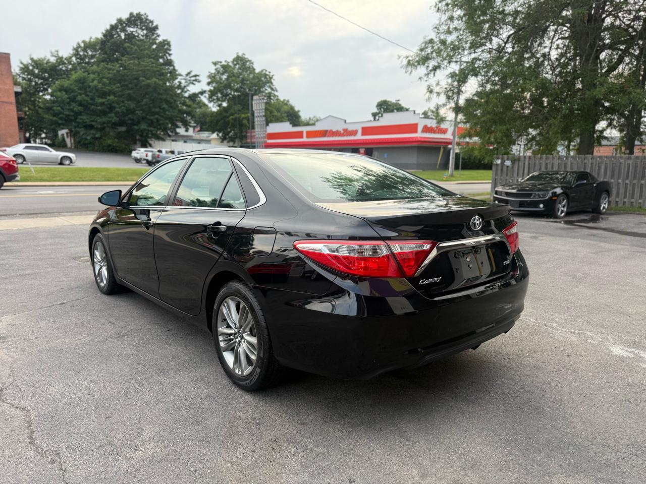 Toyota Camry SE 2016