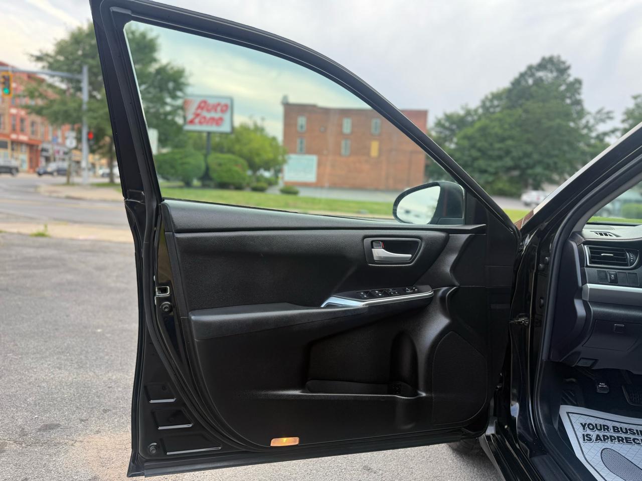 Toyota Camry SE 2016