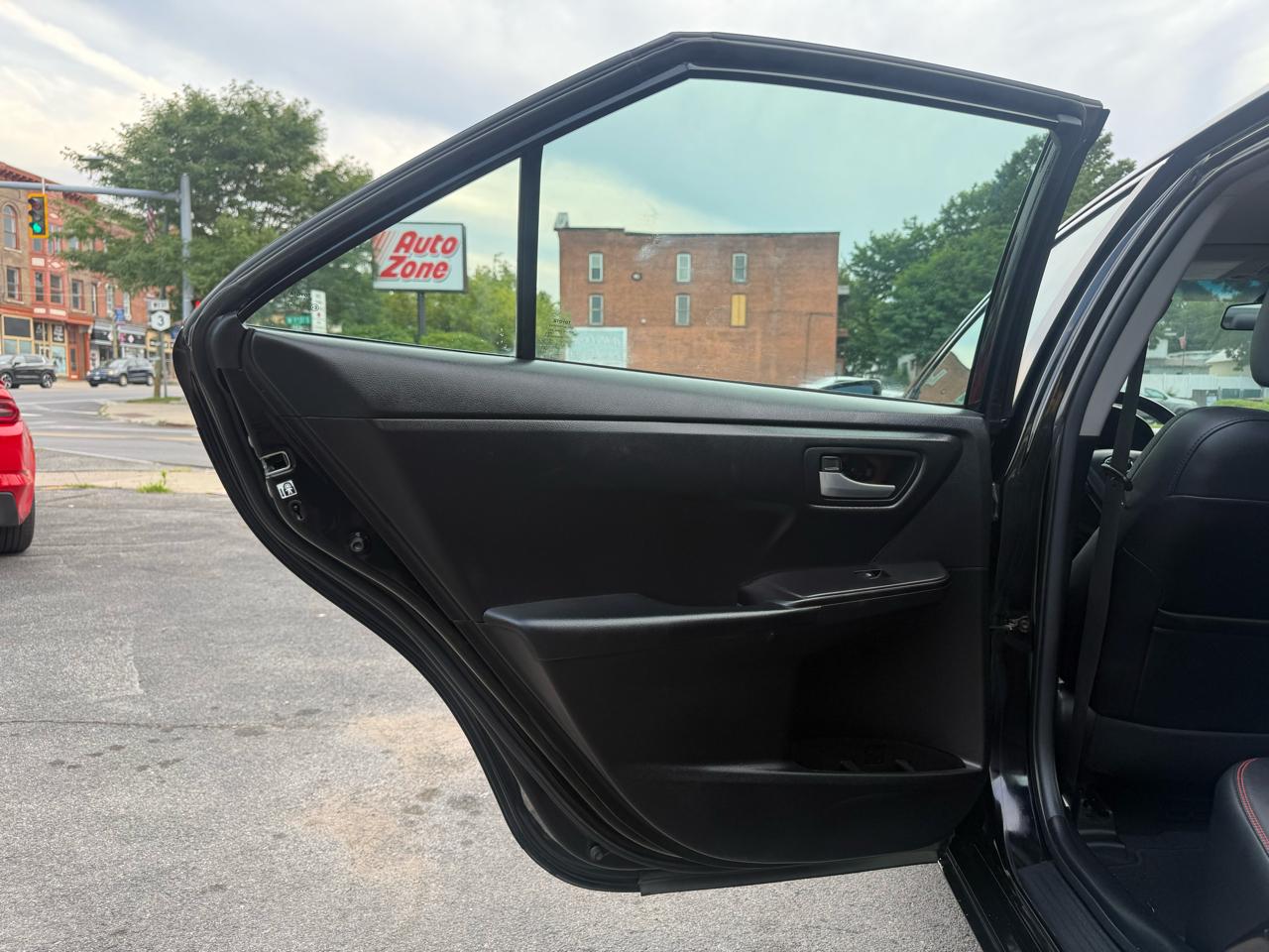 Toyota Camry SE 2016