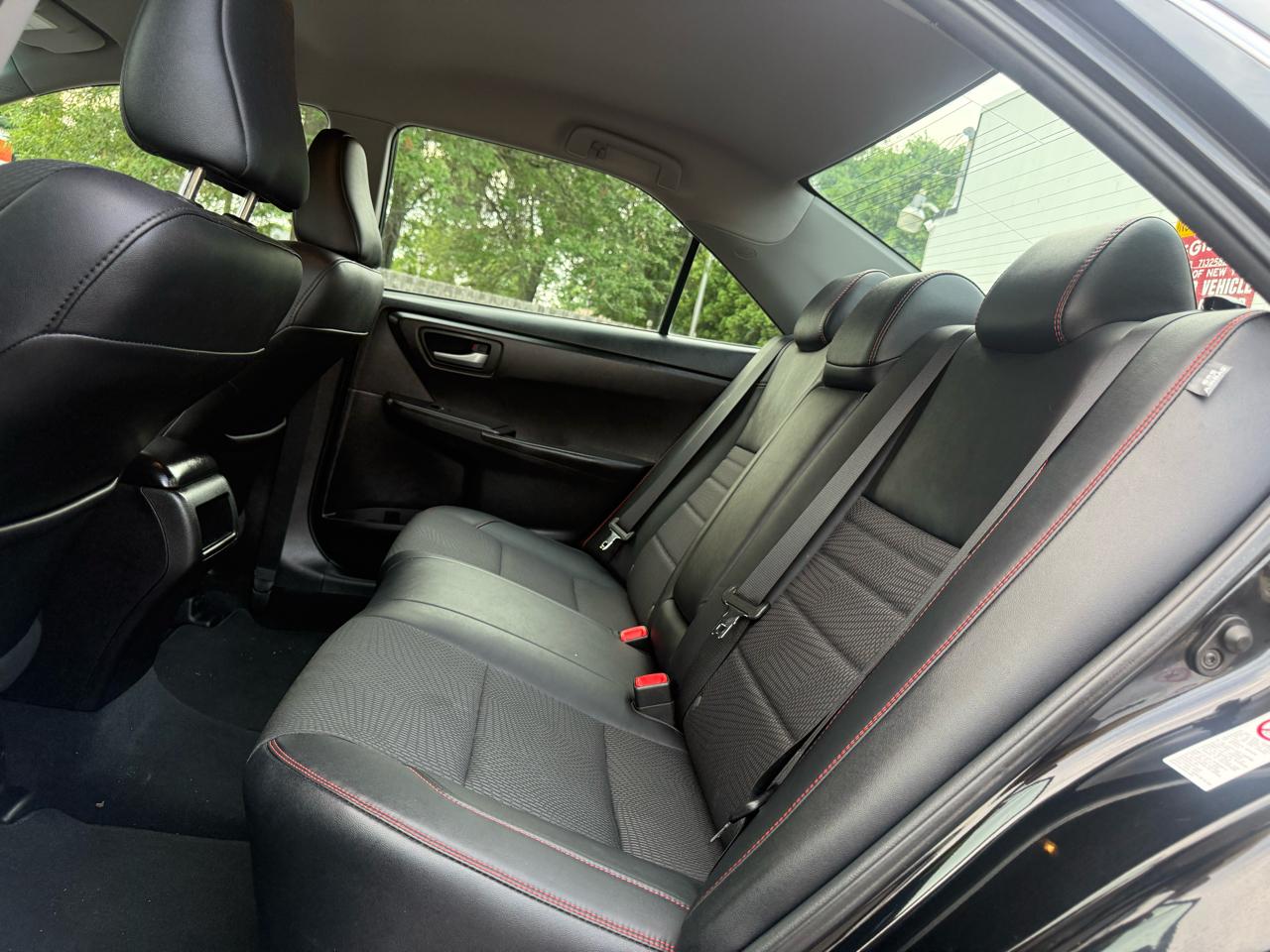 Toyota Camry SE 2016