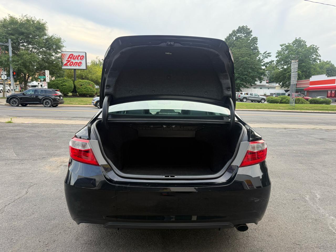 Toyota Camry SE 2016