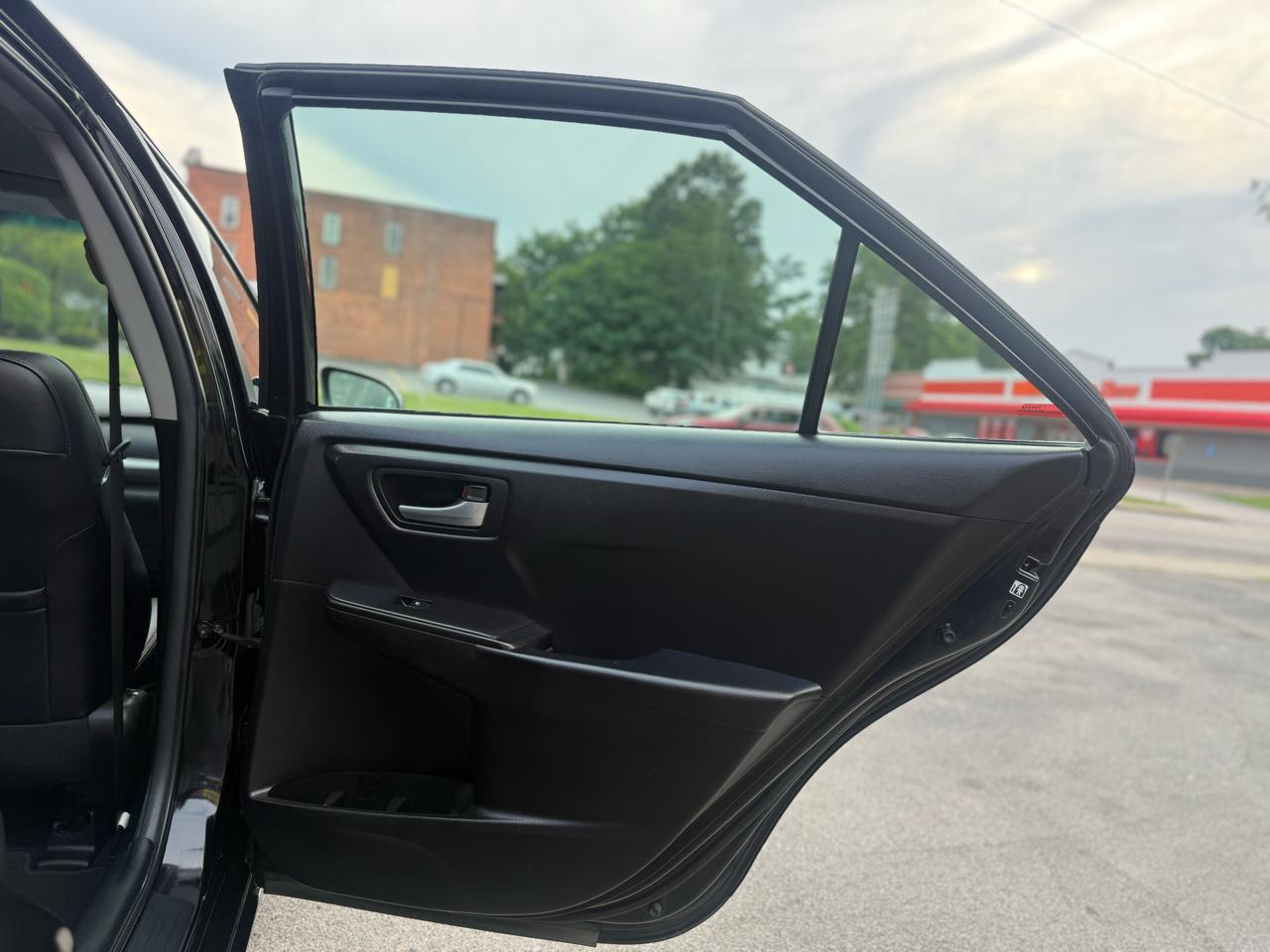 Toyota Camry SE 2016